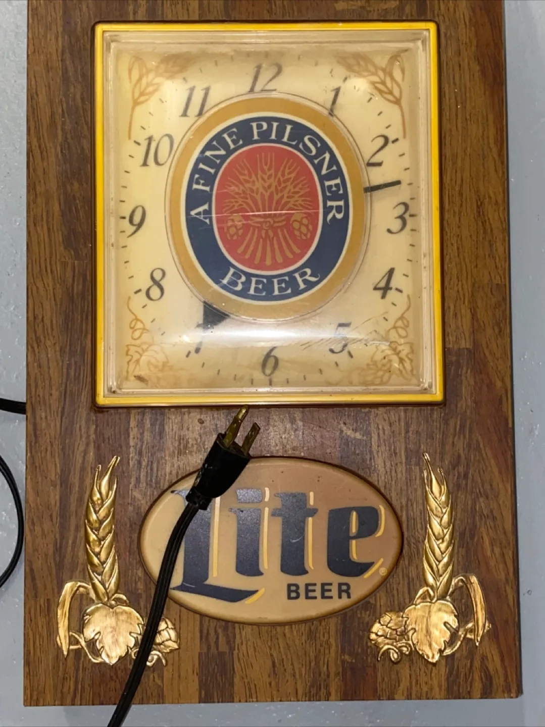 Vintage Lite Beer Wall Clock thumbnail
