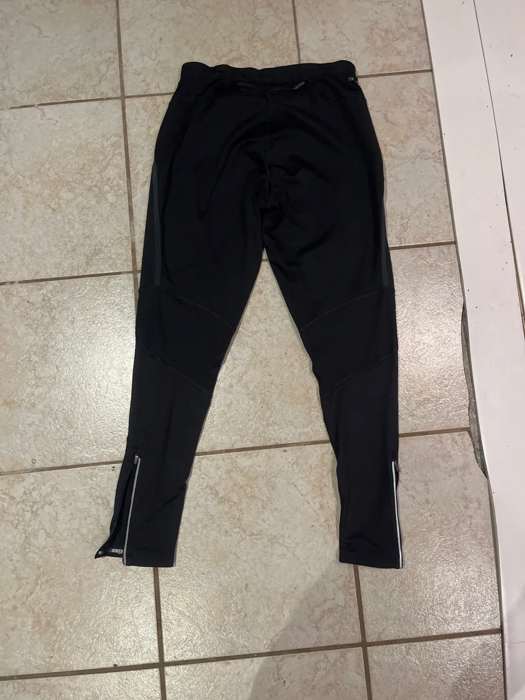 Nike Dri-FIT Running Pants - Size M image indicator(4)