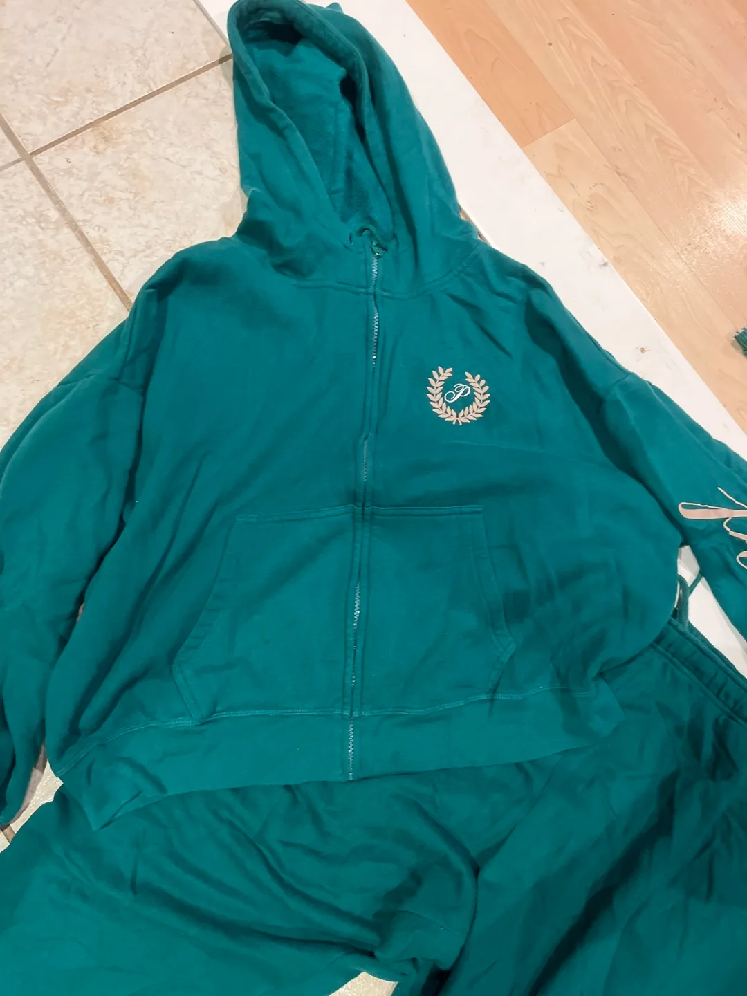 Victoria's Secret PINK Green Tracksuit image indicator(2)