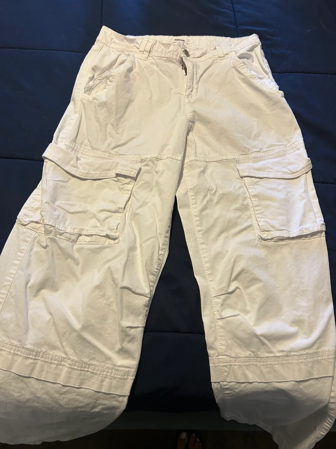 Garage White Cargo Pants image indicator(4)