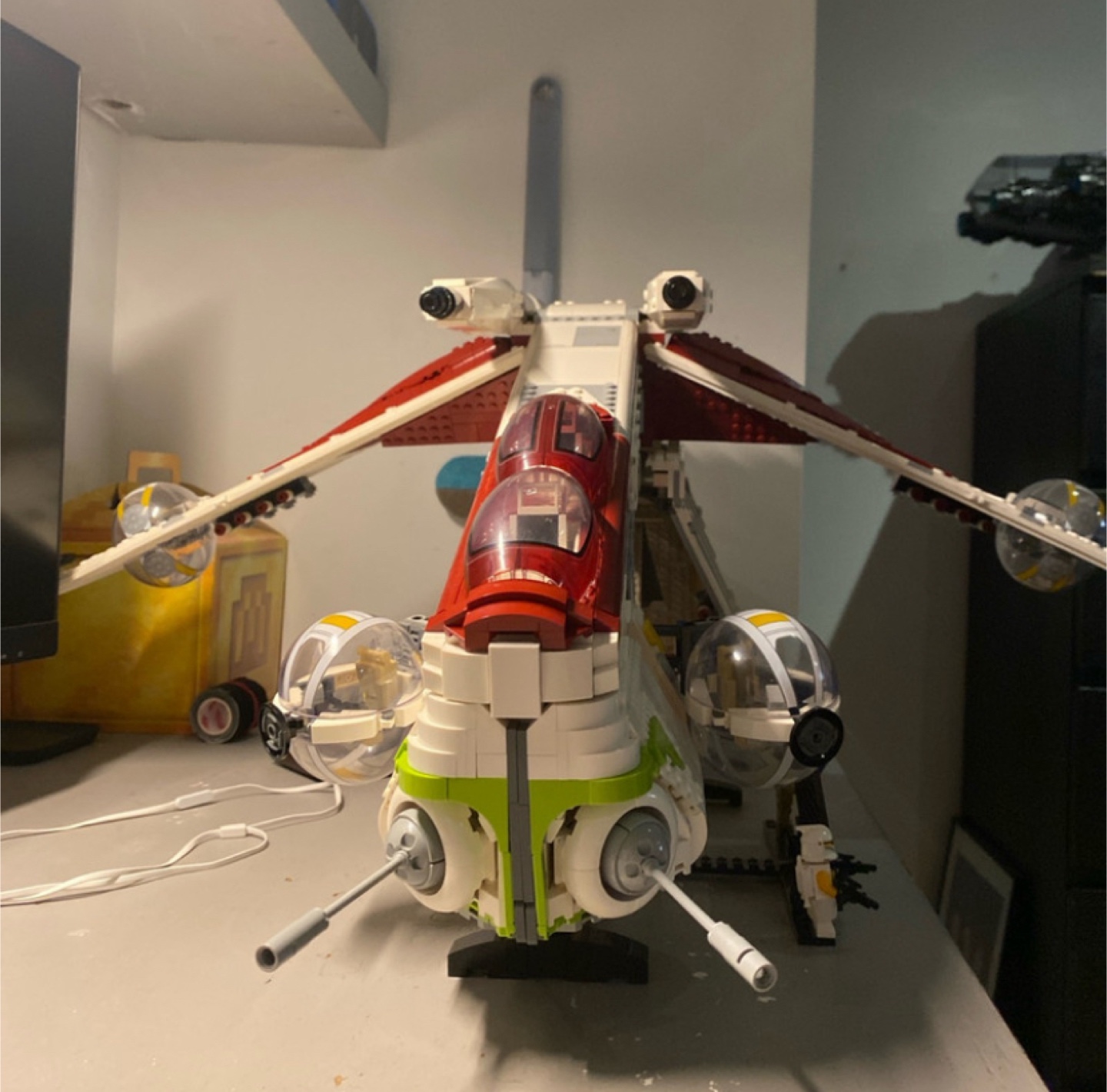 LEGO Star Wars UCS Republic Gunship 75309 - photo 2