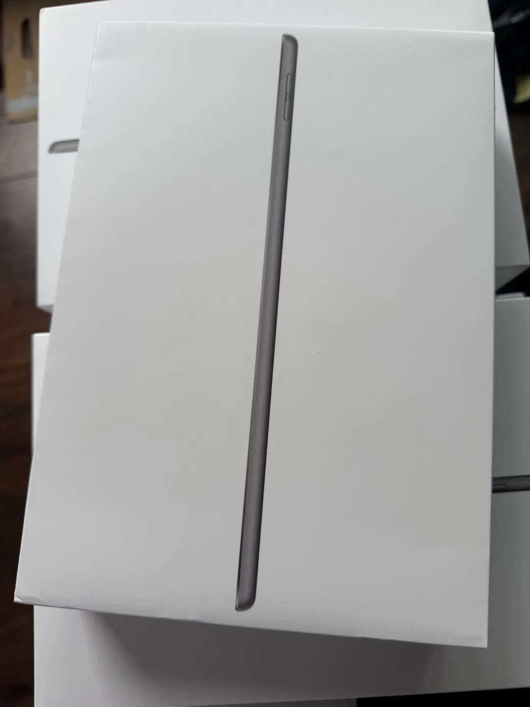 🇨🇦Apple iPad 9th Generation 64GB - Box Only image indicator(3)