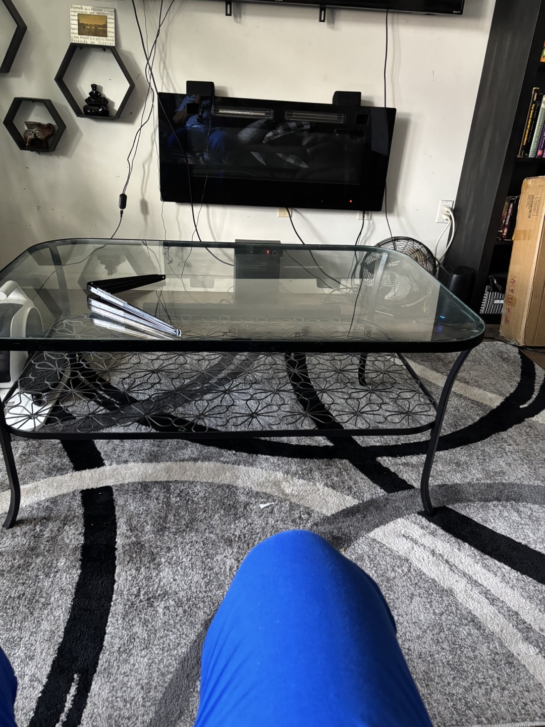 Glass end table - photo 2