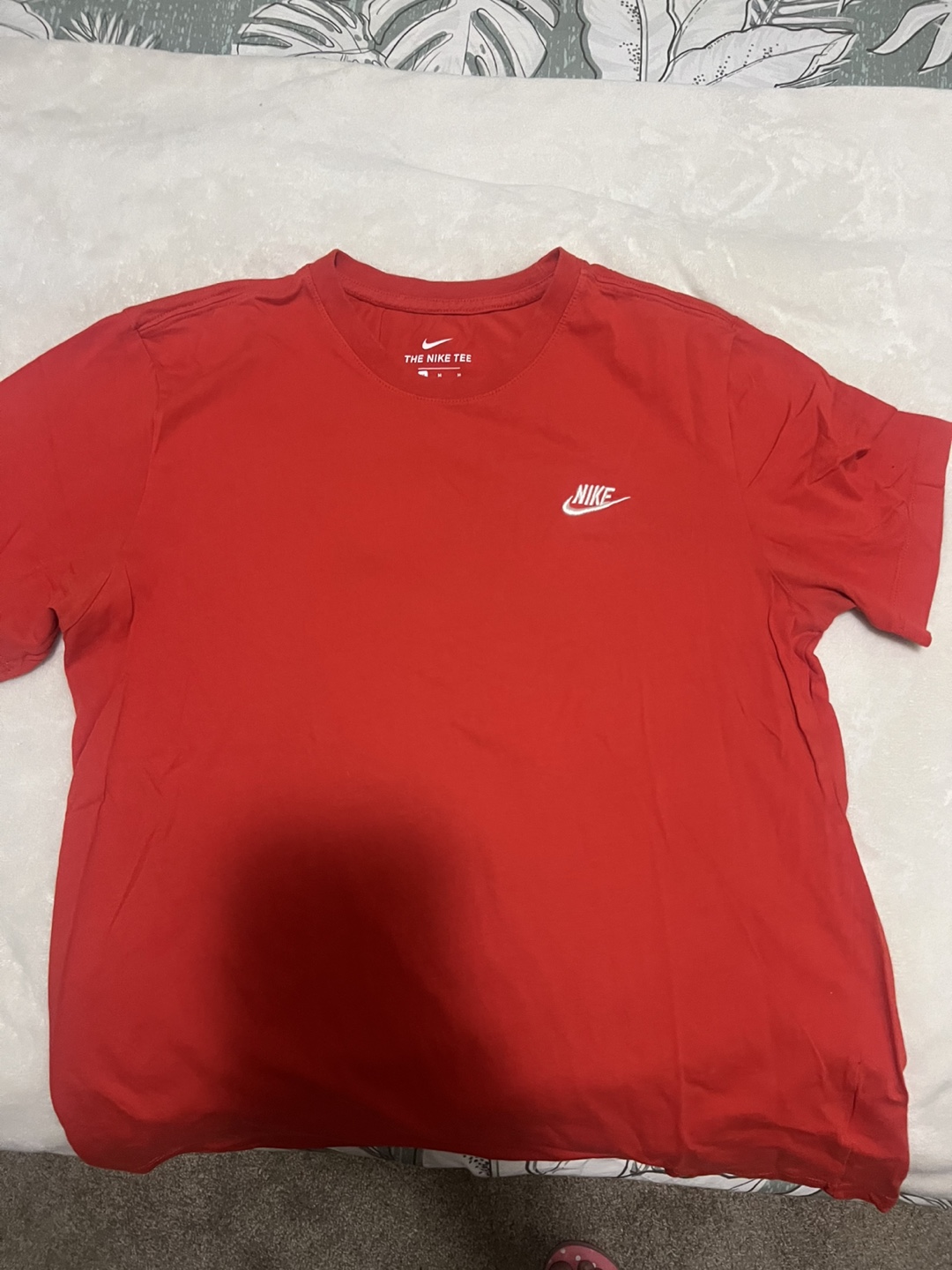 Nike The Nike Tee - Red, Size M
