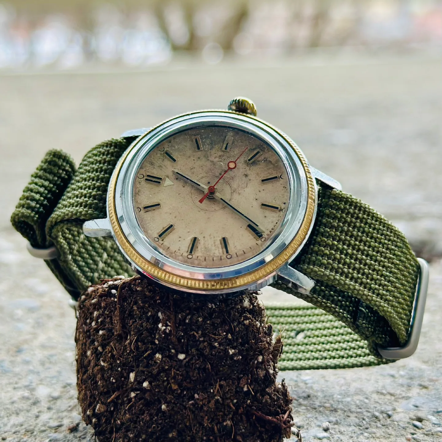 Vintage Vostok Watch Serviced image indicator(3)