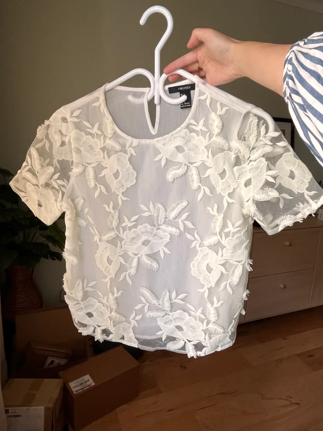 Forever 21 White Floral Lace Top - Size S thumbnail