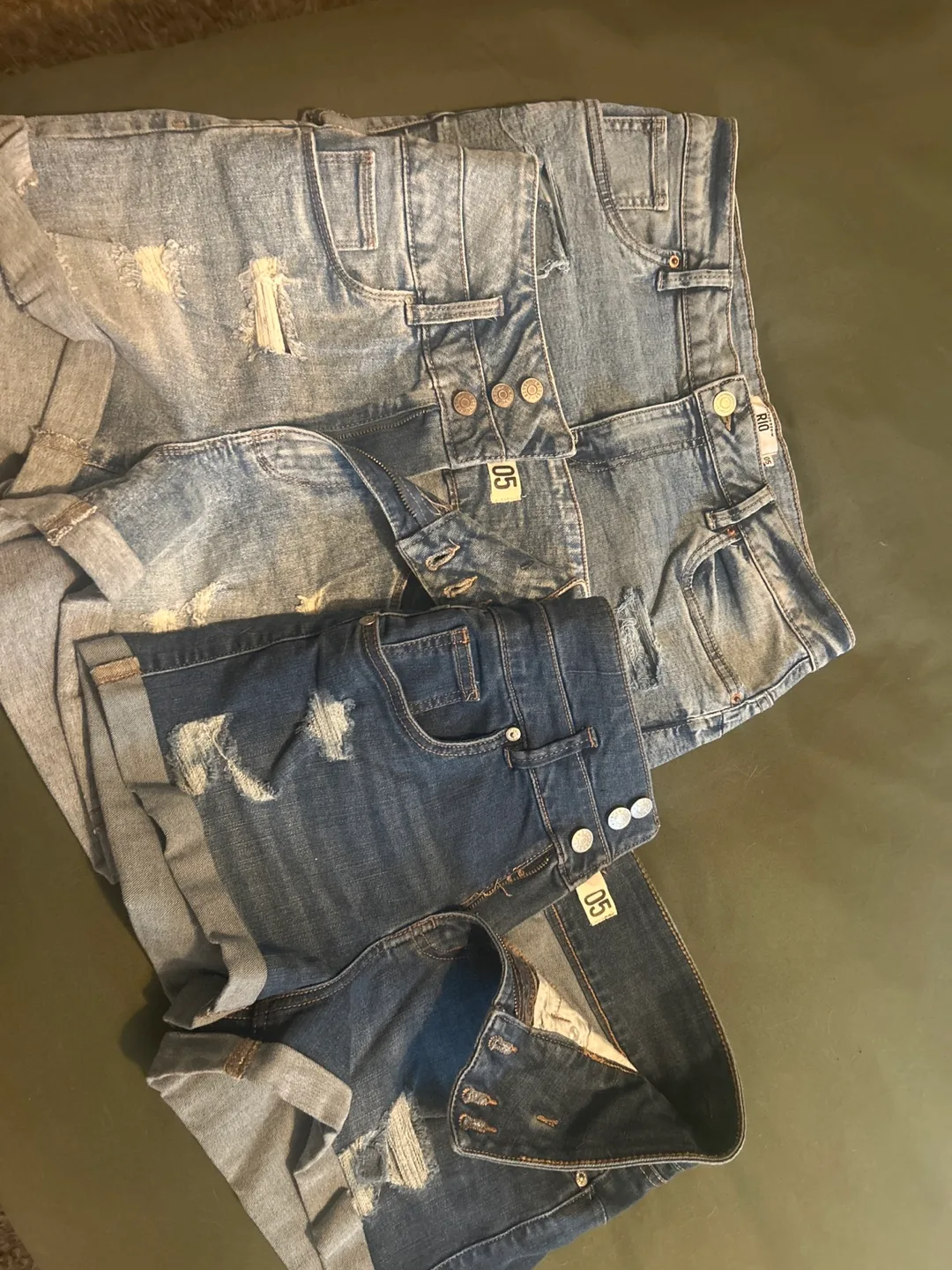 Jean shorts thumbnail