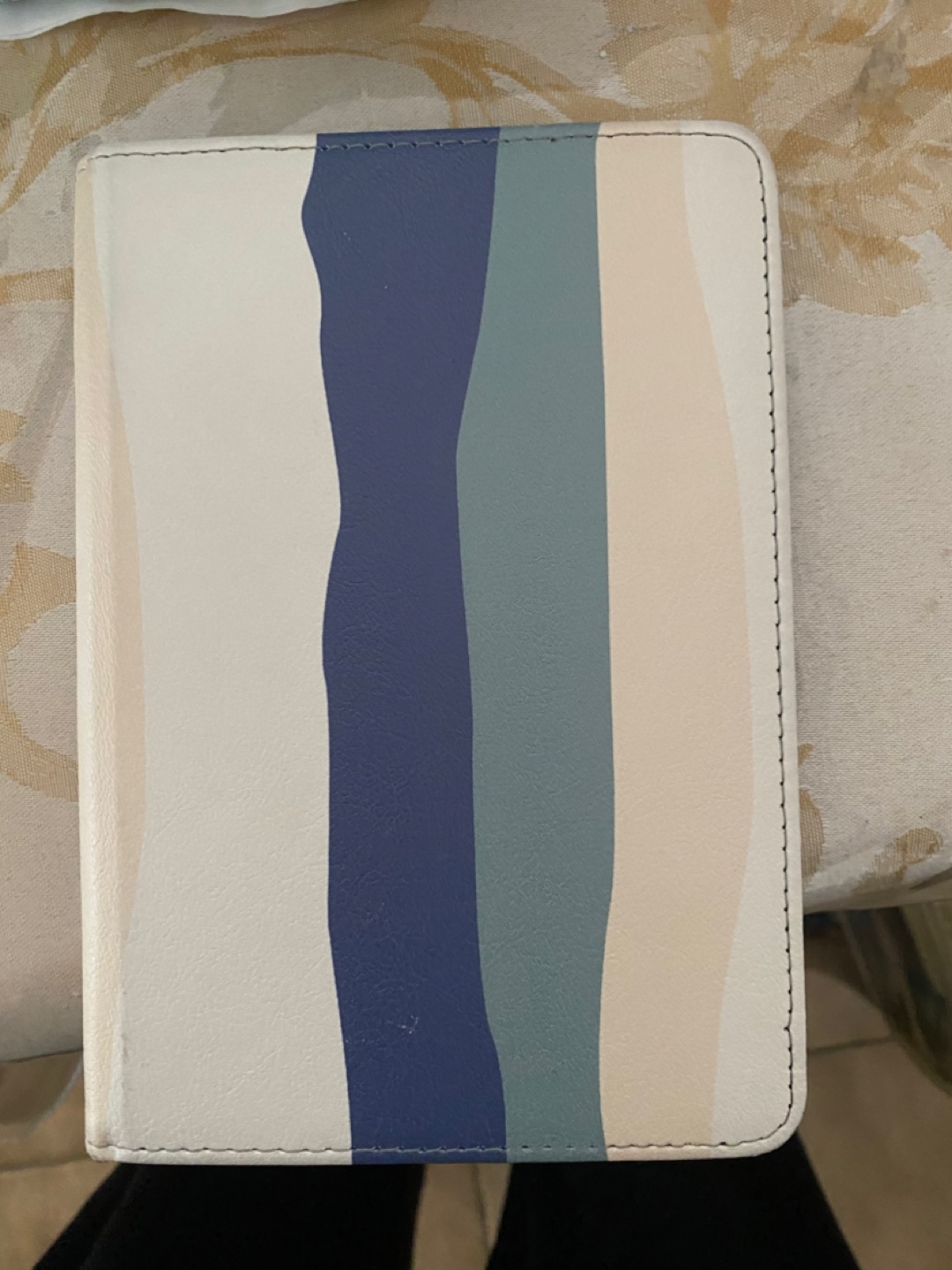 Kindle e-reader with cover - photo 2