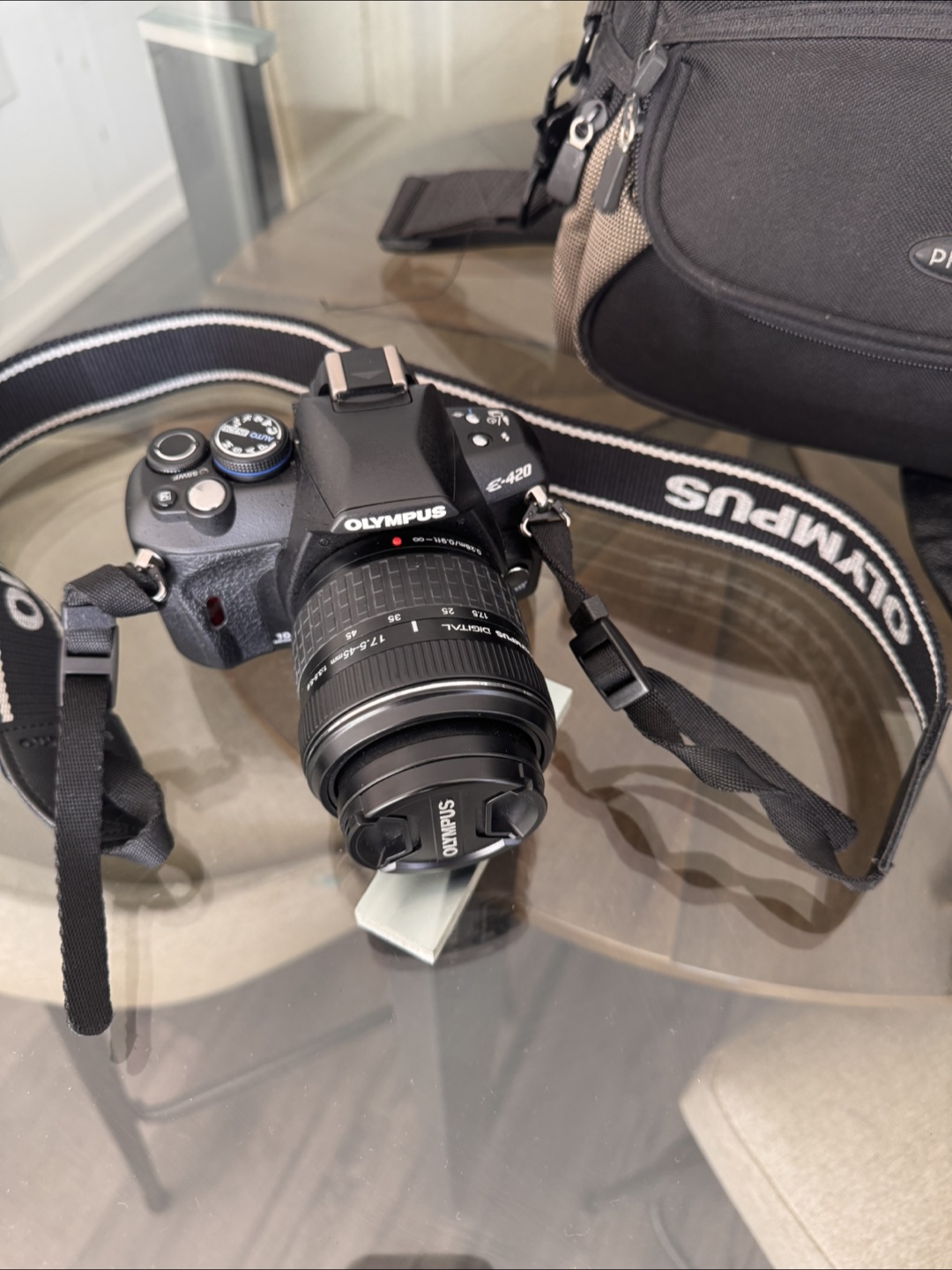 Olympus E-420 DSLR Camera with Lens & Bag - photo 3