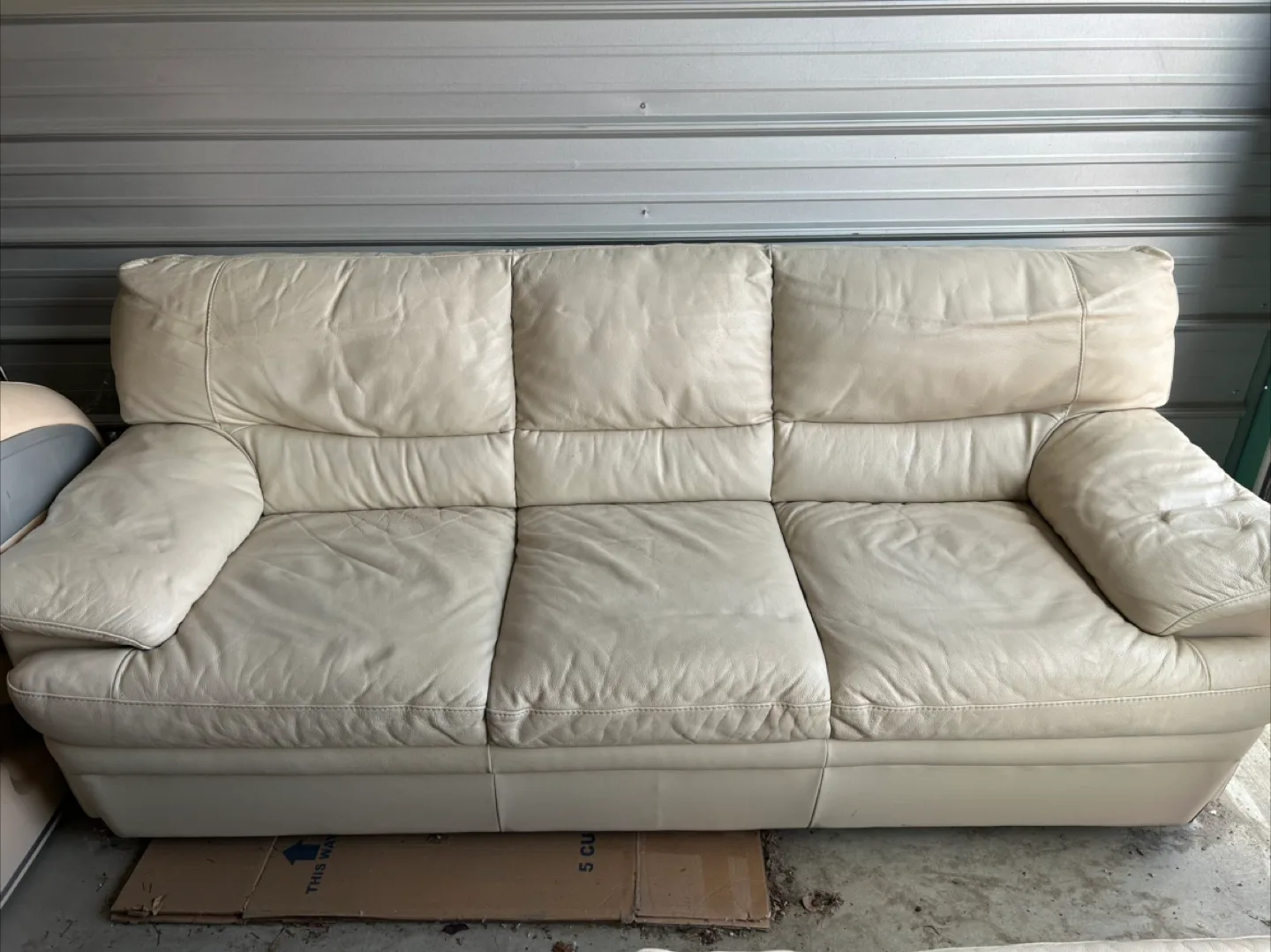 Natuzzi Editions Amorevole Leather Sofa thumbnail