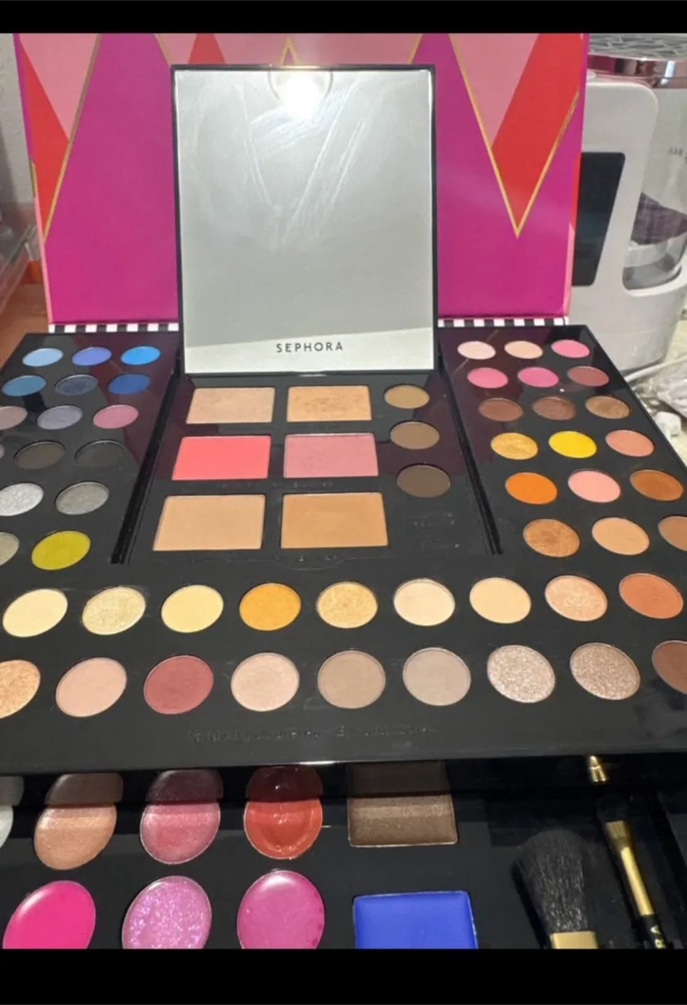 Sephora Holiday Vibes Makeup Palette thumbnail