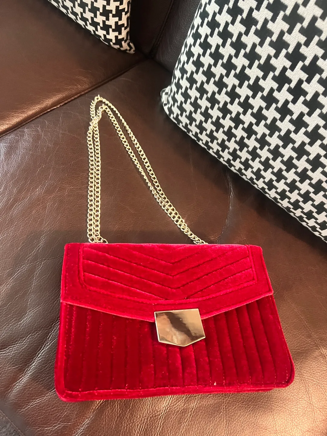 Red Velvet Chain Bag thumbnail