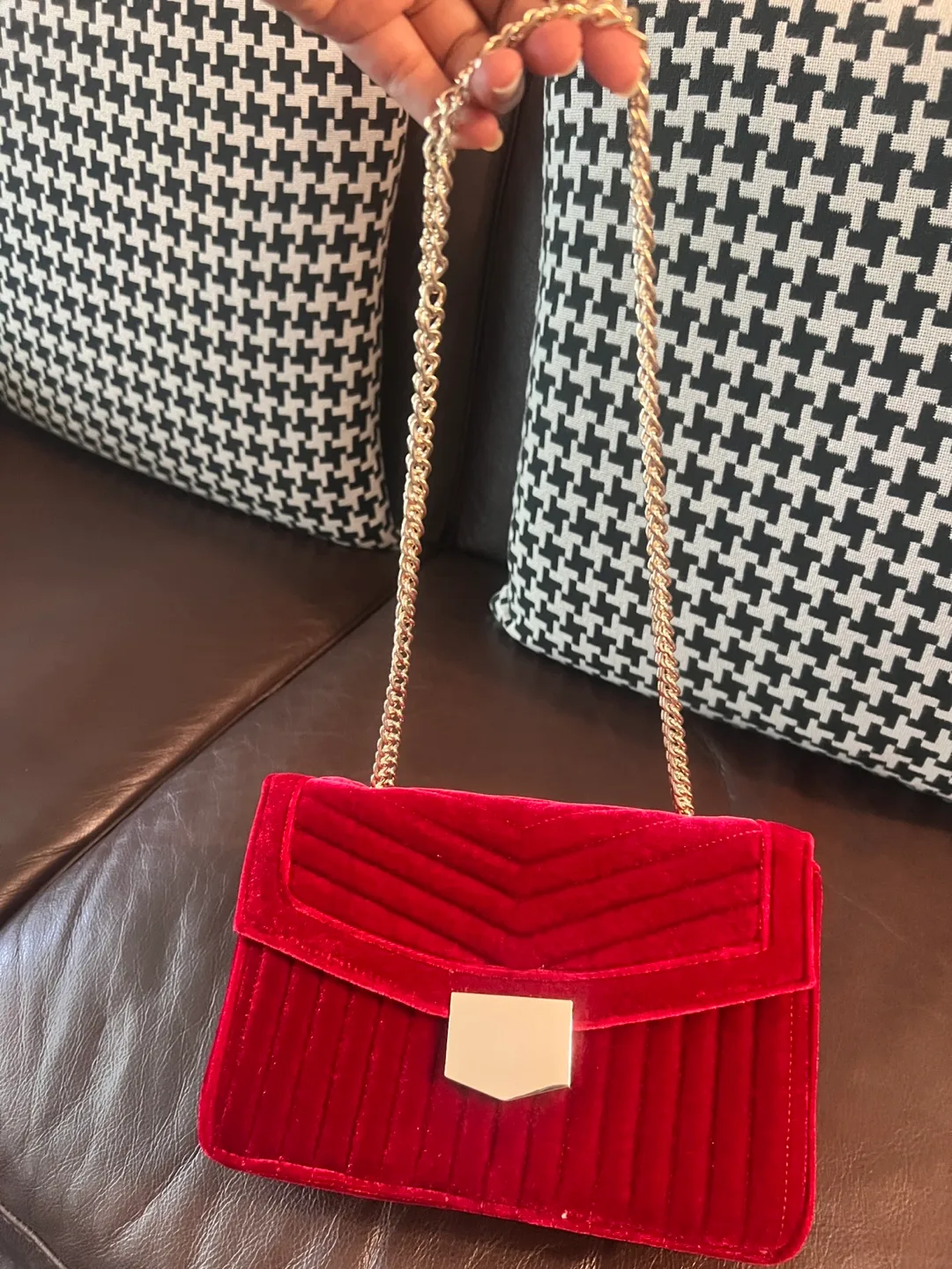 Red Velvet Chain Bag image indicator(2)