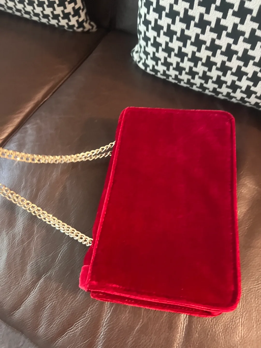 Red Velvet Chain Bag image indicator(3)