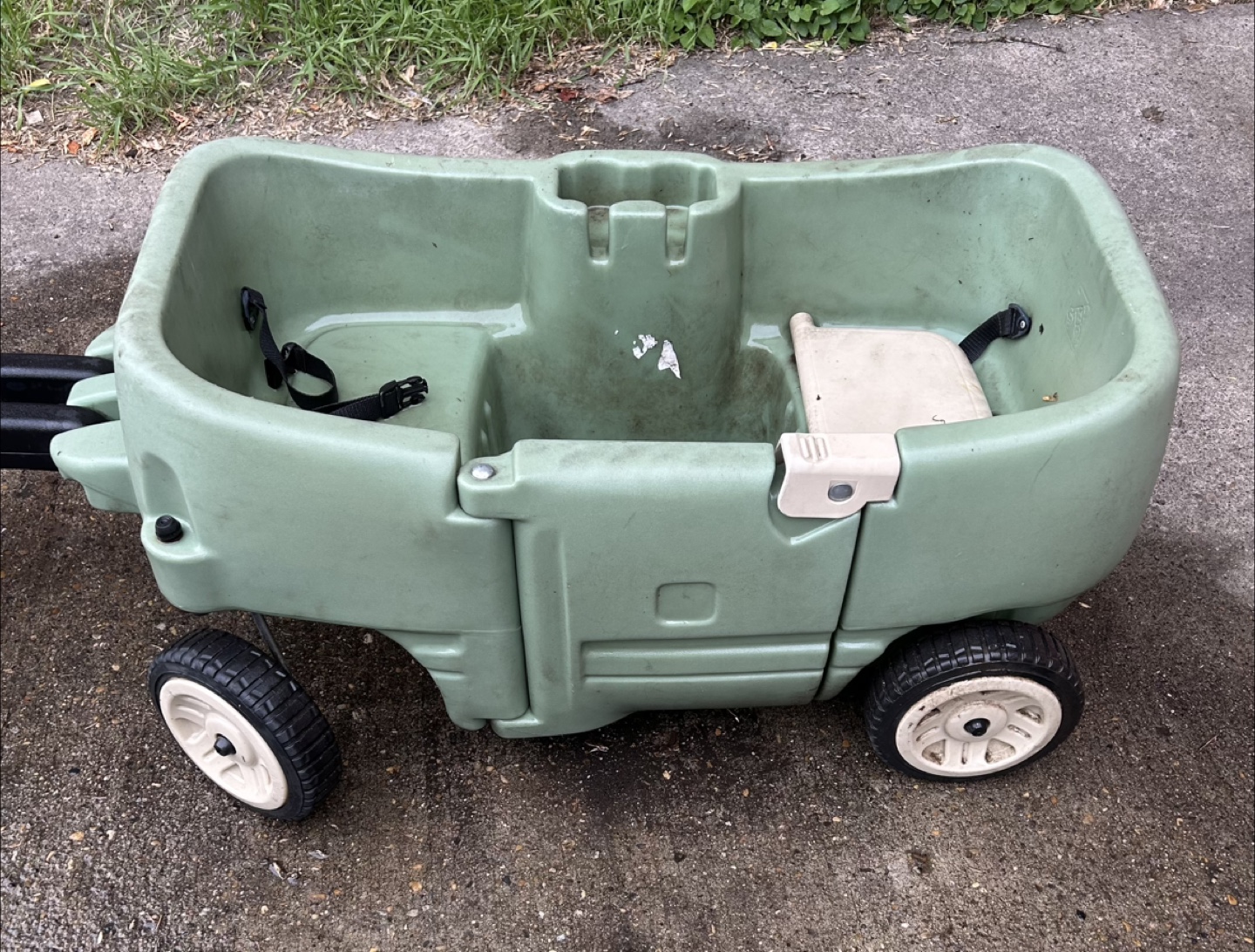 Outdoor plastic wagons - photo 2
