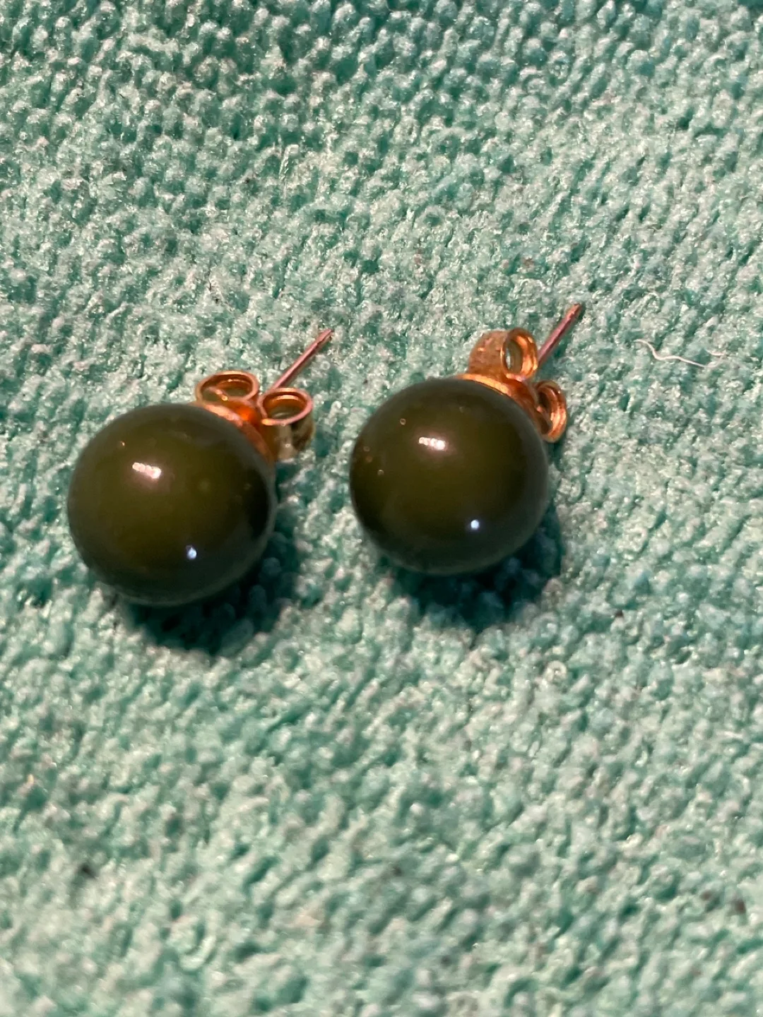 Green Round Earrings thumbnail