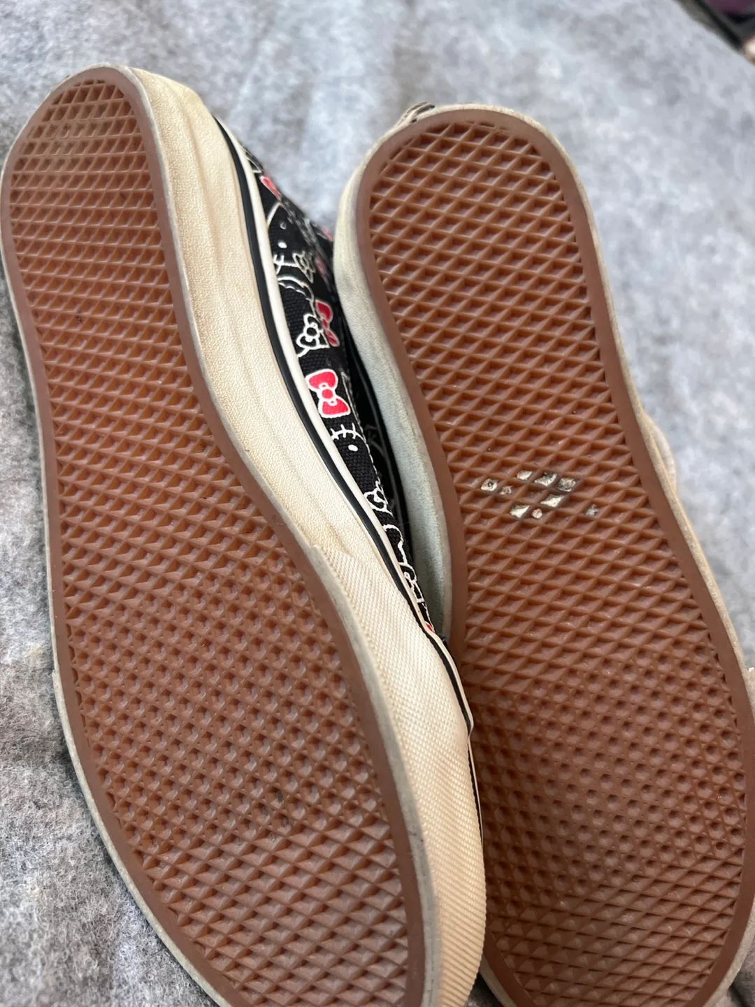 Vans Hello Kitty High-Top Sneakers image indicator(4)