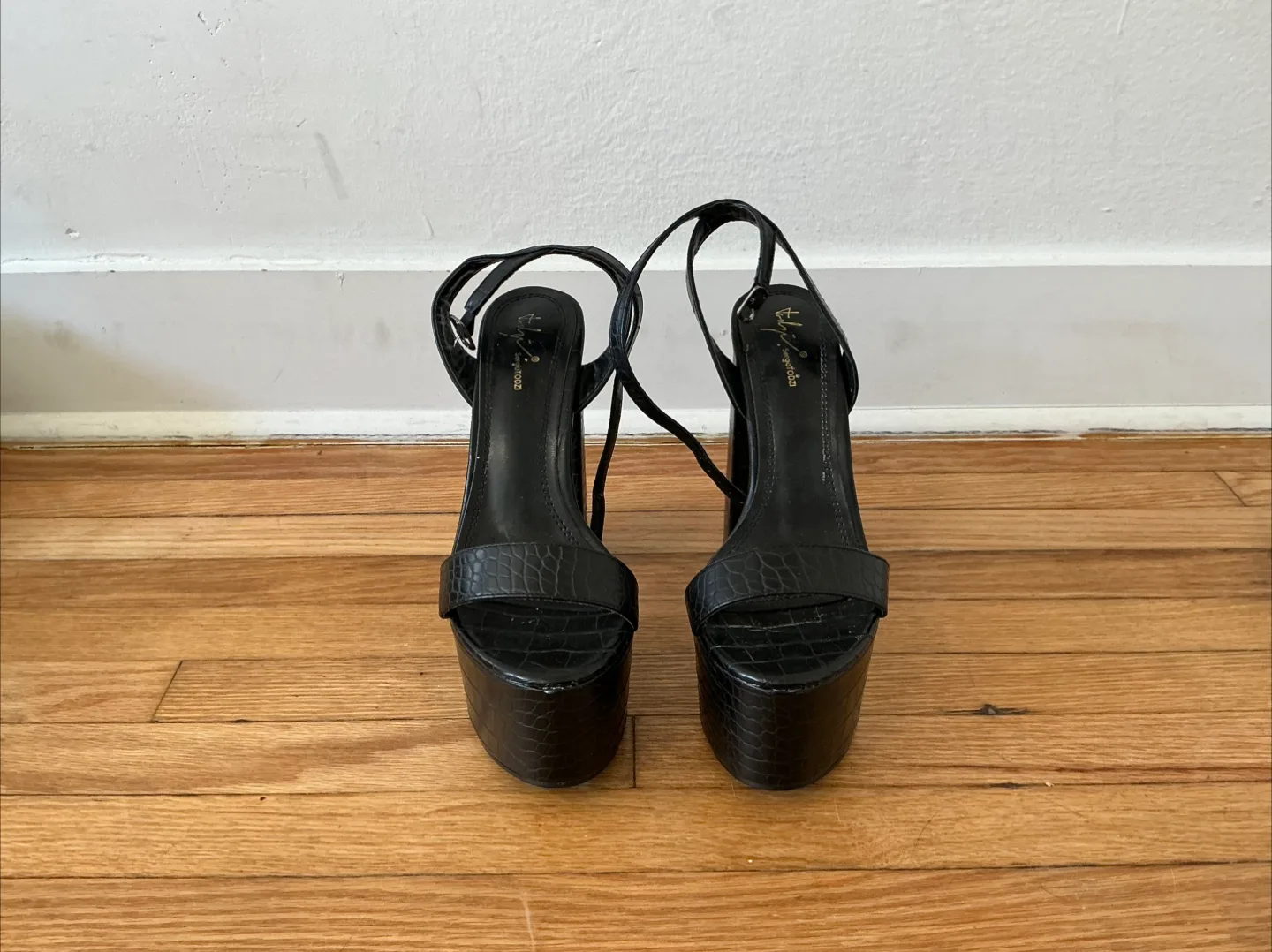 Black Platform Heels thumbnail
