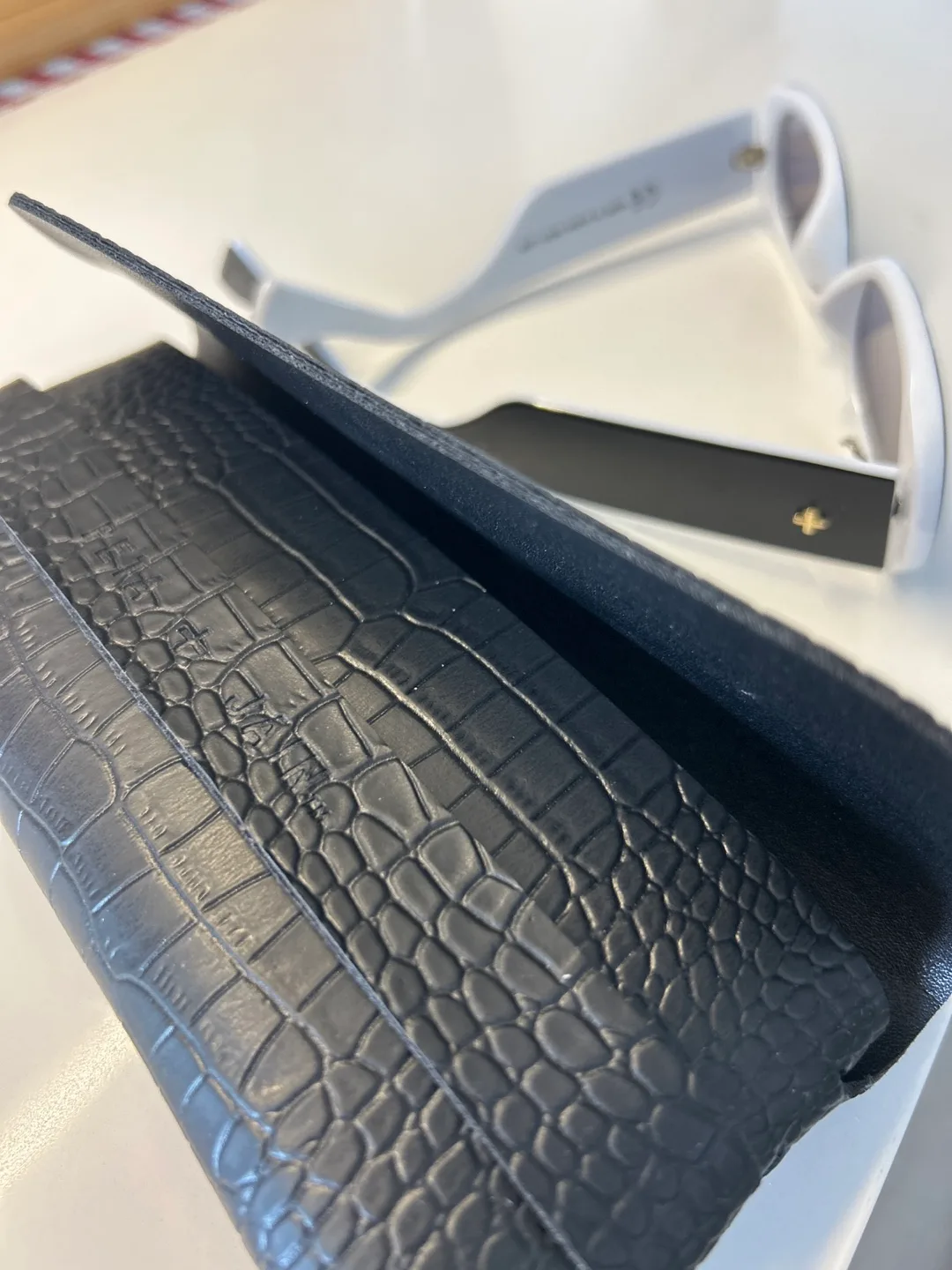 Black Sunglasses PETA +JANE image indicator(4)