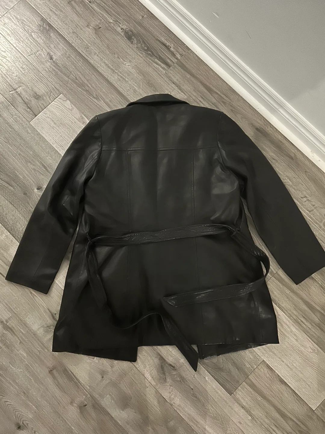 Danier Leather Jacket - Size Large image indicator(2)