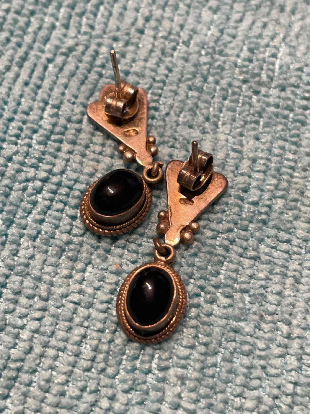Vintage Silver & Black Stone Dangle Earrings image indicator(2)