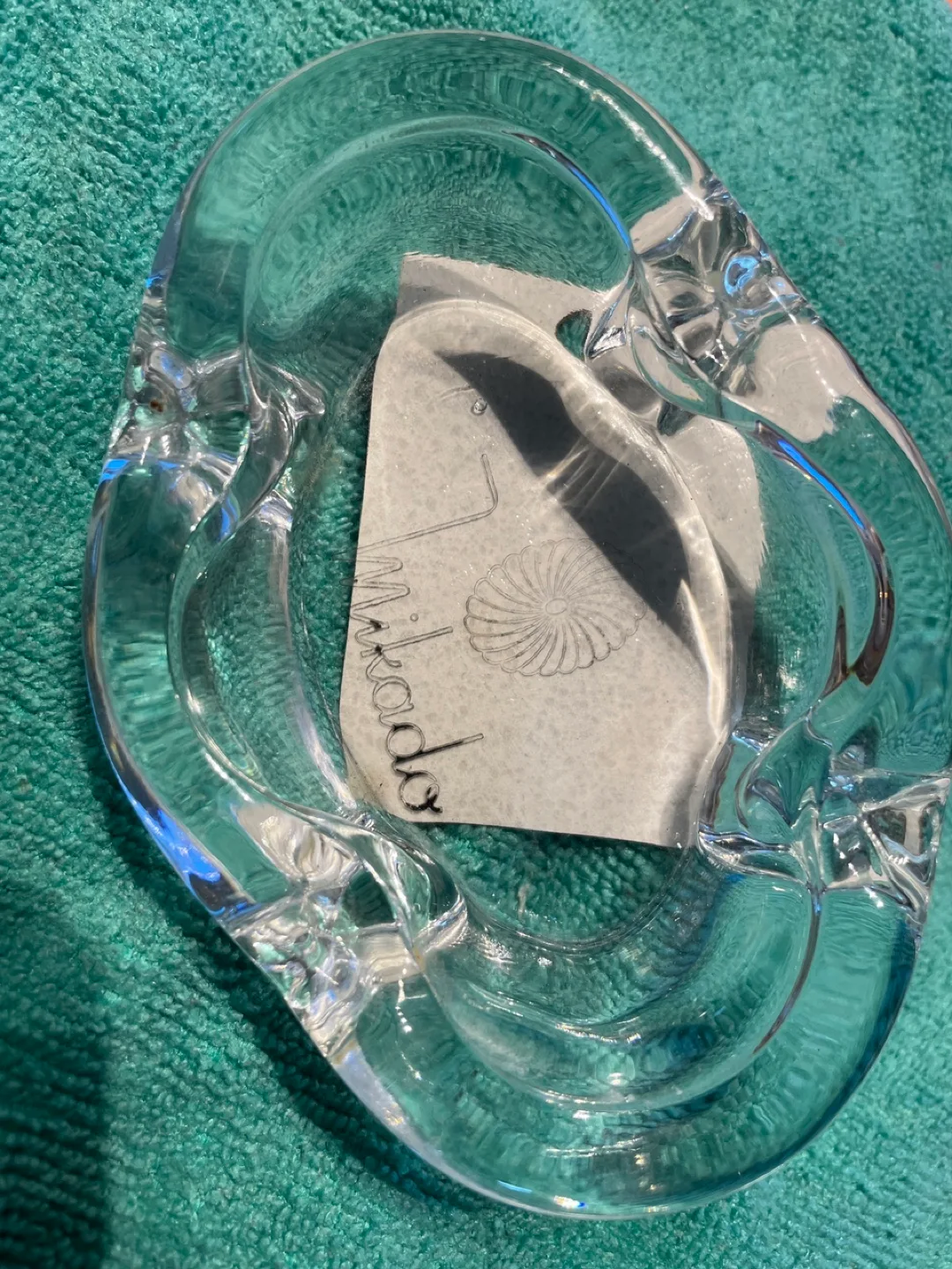 Mikasa Clear Glass Ashtray image indicator(2)