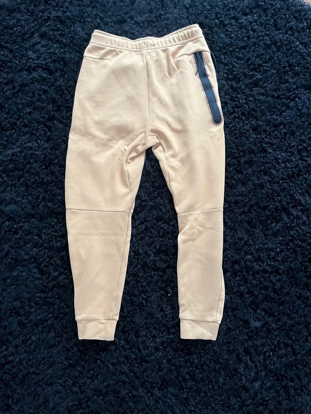 Nike Tech Fleece Pants - Size Small - Beige image indicator(2)