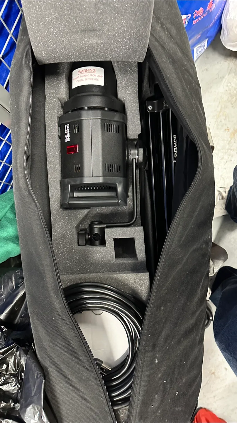 Bowens Gemini GM400 Studio Flash Lighting Kit thumbnail