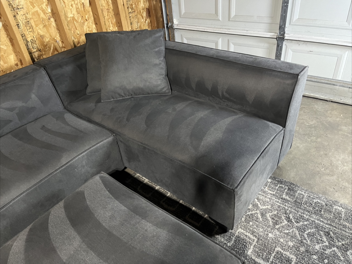 FREE DELIVERY- Gray Sectional Sofa w/ Ottoman - photo 5