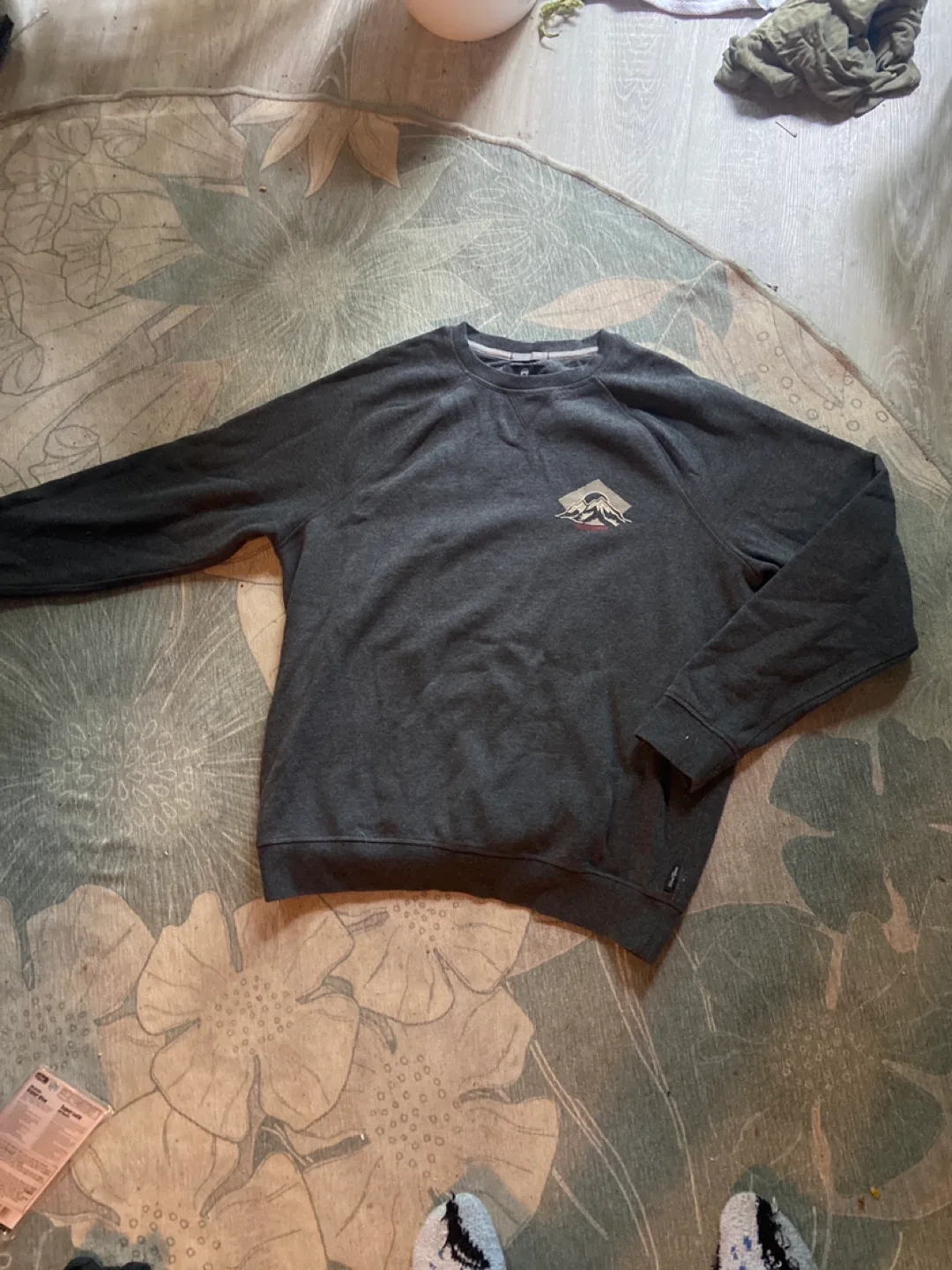 Wind River Outfitting Co. Grey Crewneck - Size L 🇨🇦 thumbnail