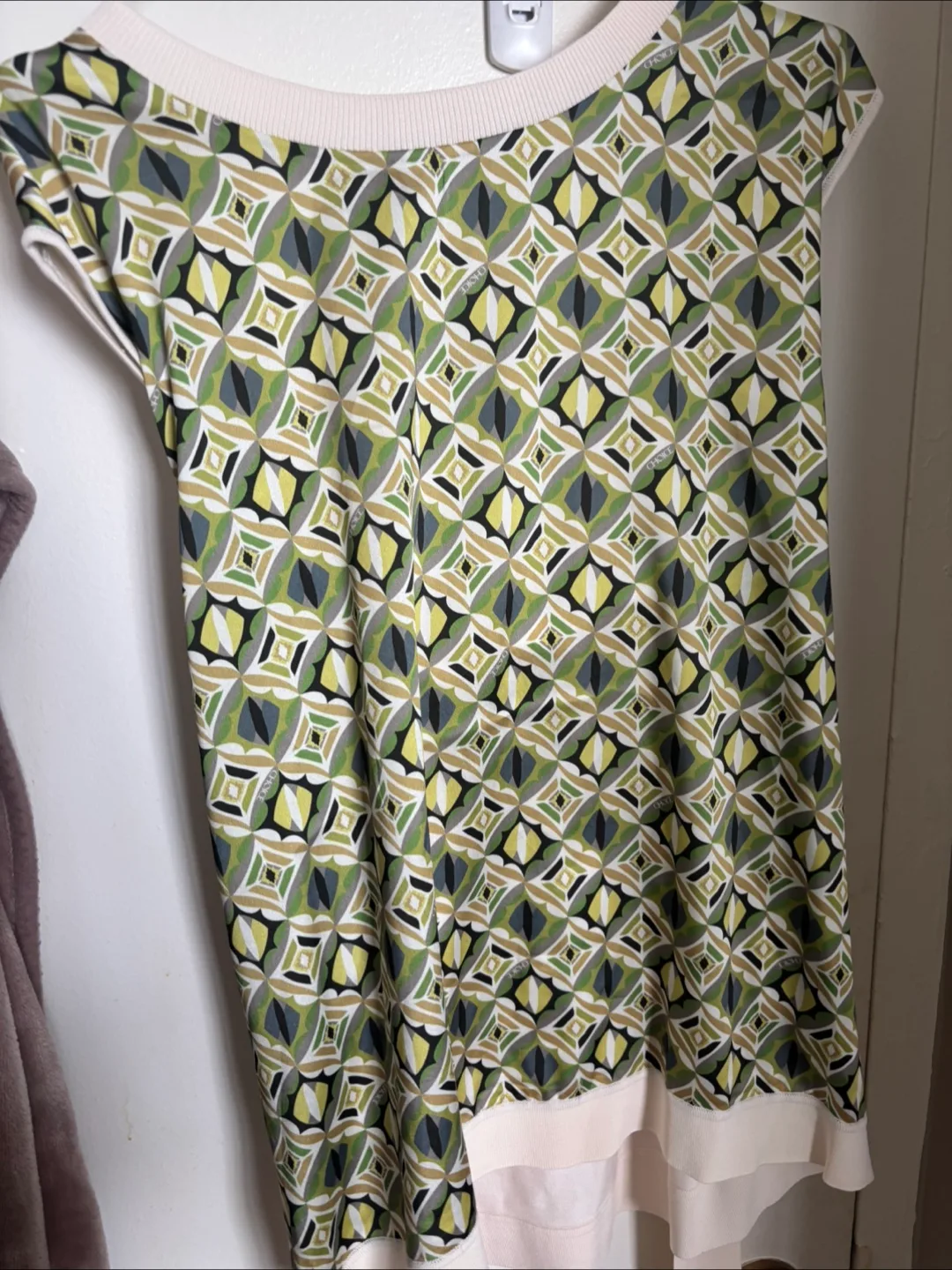 Choice top - Green, Grey, White Pattern thumbnail