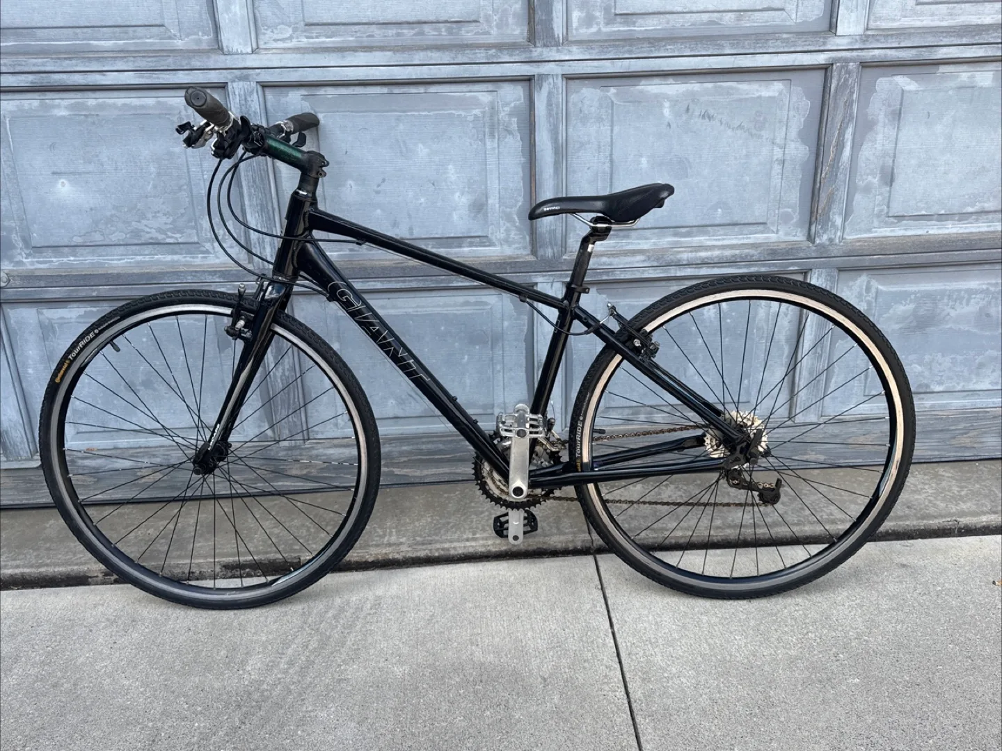 Giant Escape Hybrid Bike - Black thumbnail