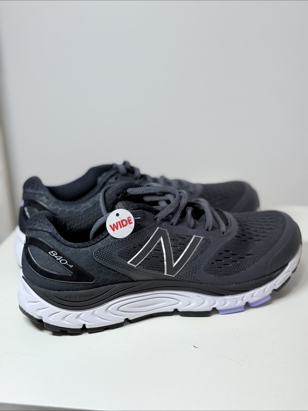 NEW BALANCE WOMEN'S 840 V4 Shoe ( brand new )