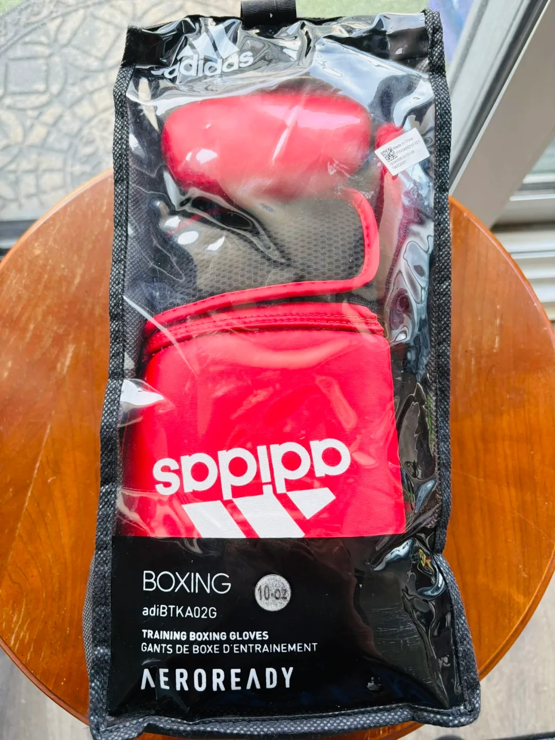 🥊 For Sale: Adidas Boxing Gloves (10oz) + Everlast Hand Wraps thumbnail