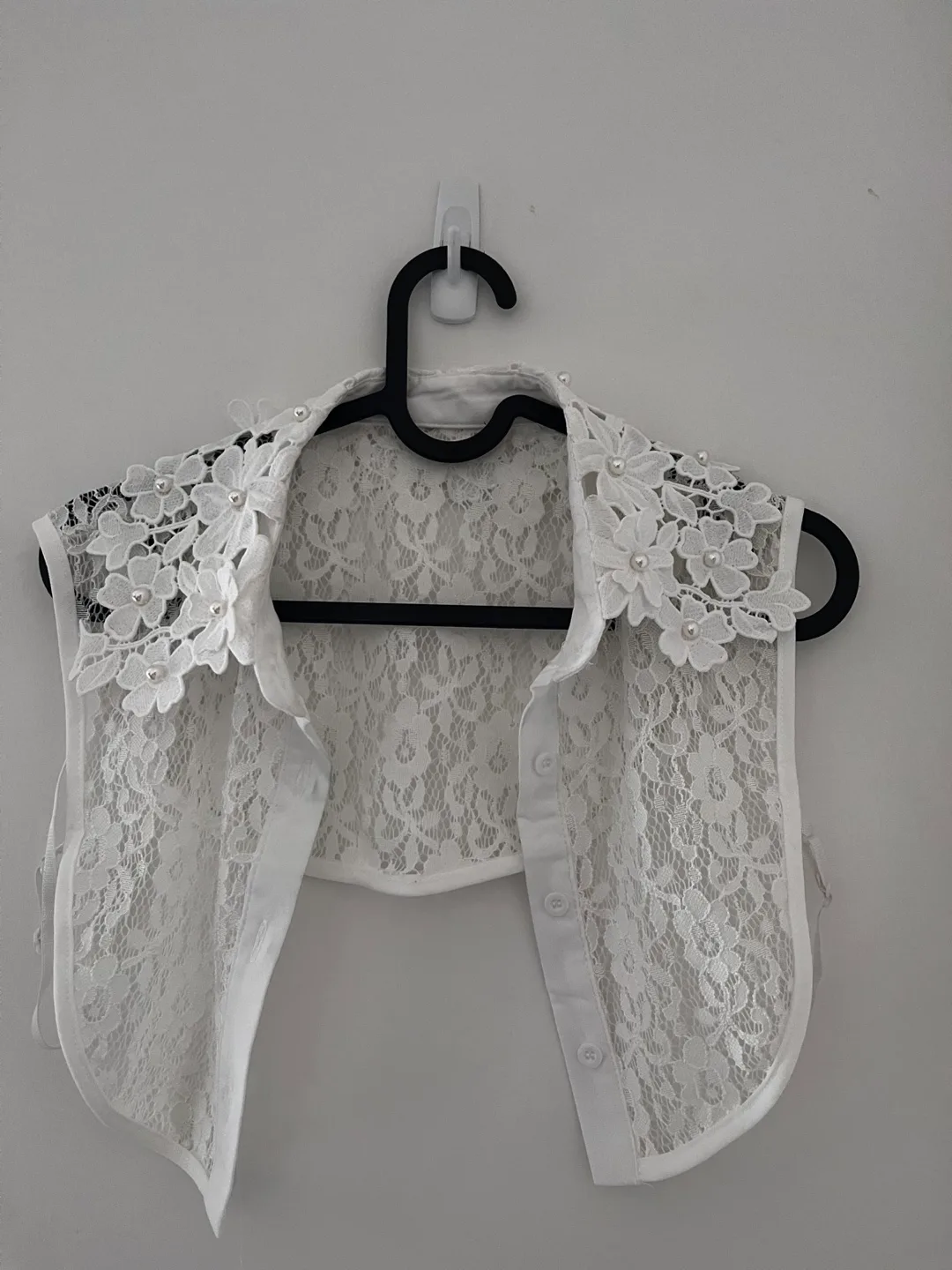For Sale: Elegant Floral Lace Detachable Collar with Pearls thumbnail