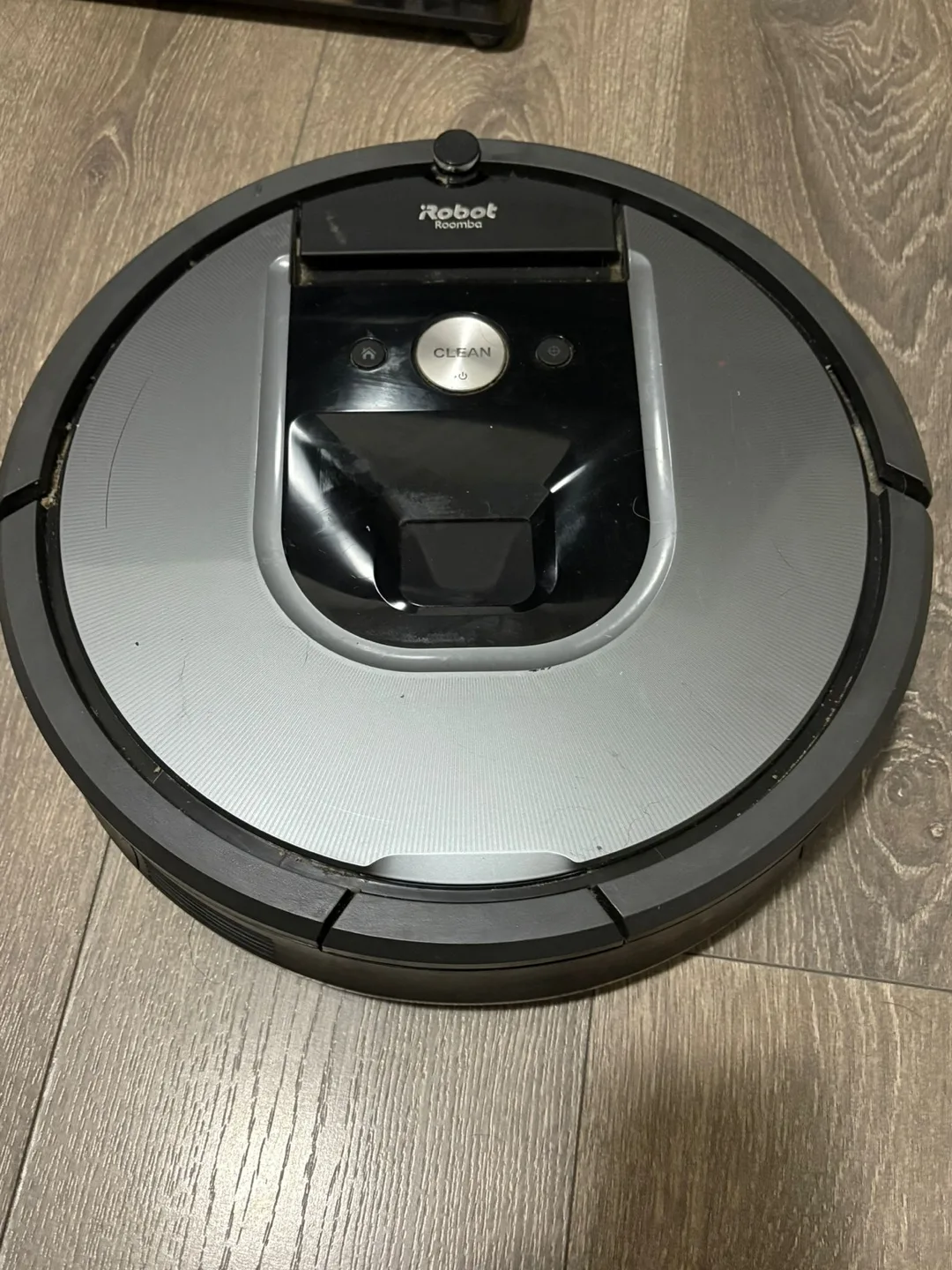 🤖 iRobot Roomba Vacuum (with Extra Parts & Virtual Wall) thumbnail