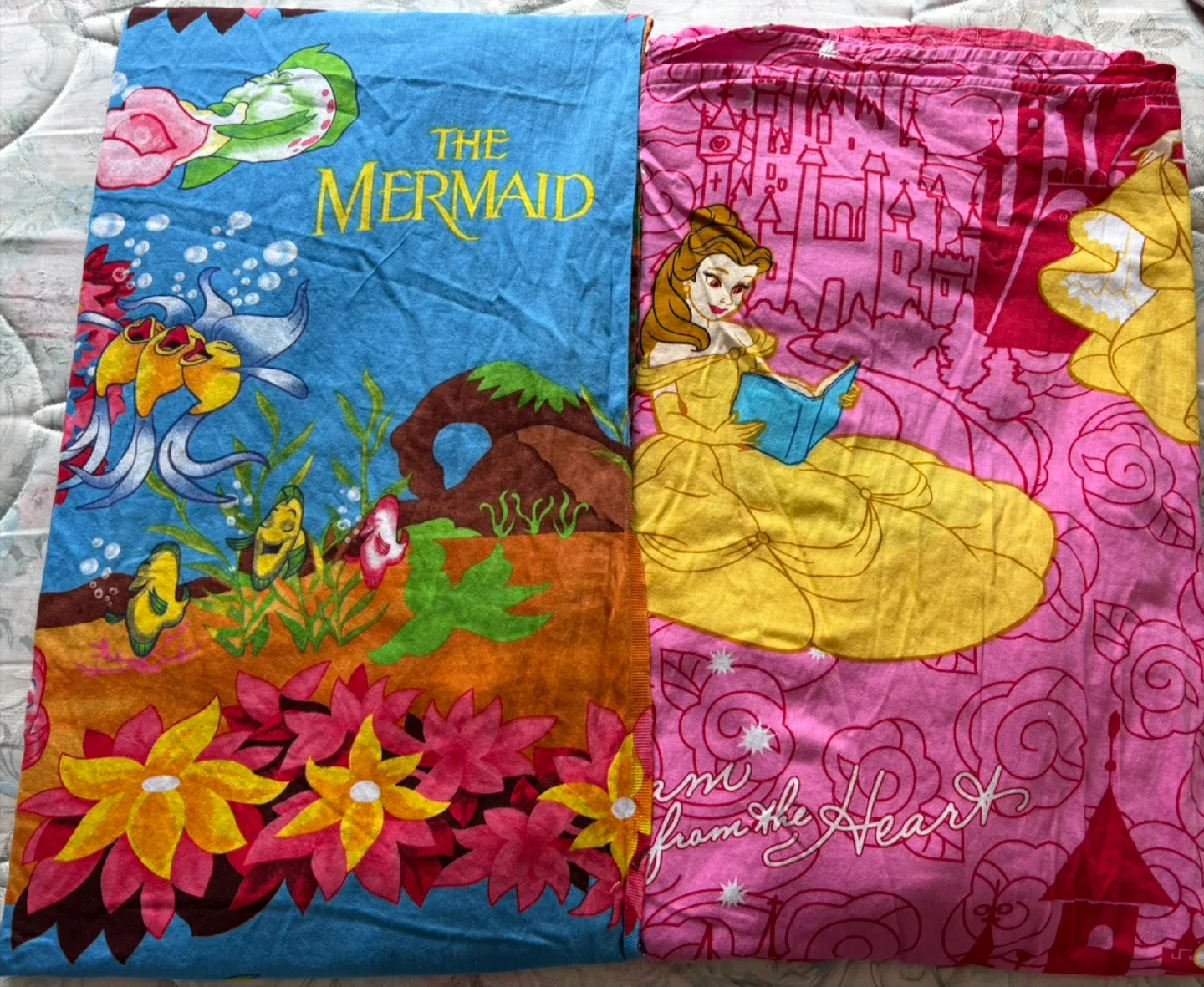 Yarn with knitting needle and fabric material image indicator(4)