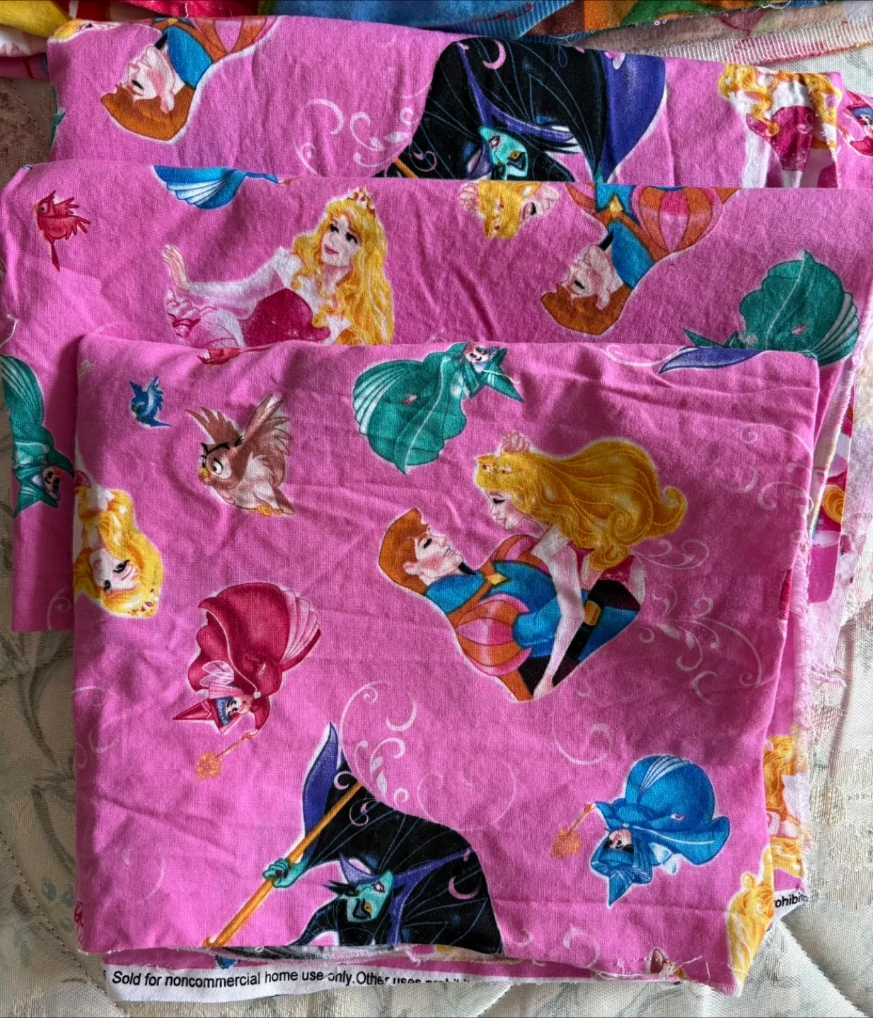 Yarn with knitting needle and fabric material image indicator(5)