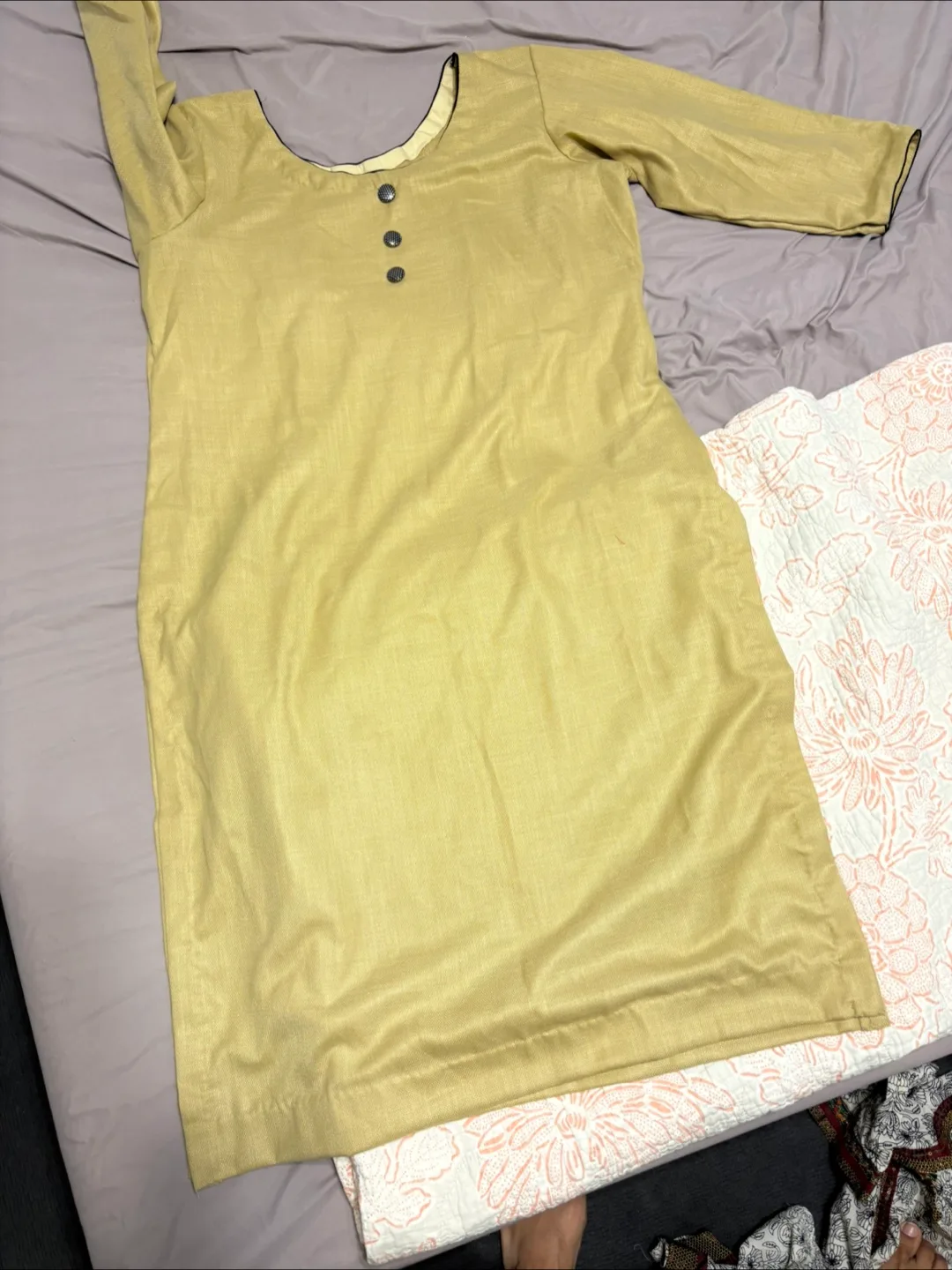 Ladies' Kurti Tops - Size XL & 34 image indicator(4)