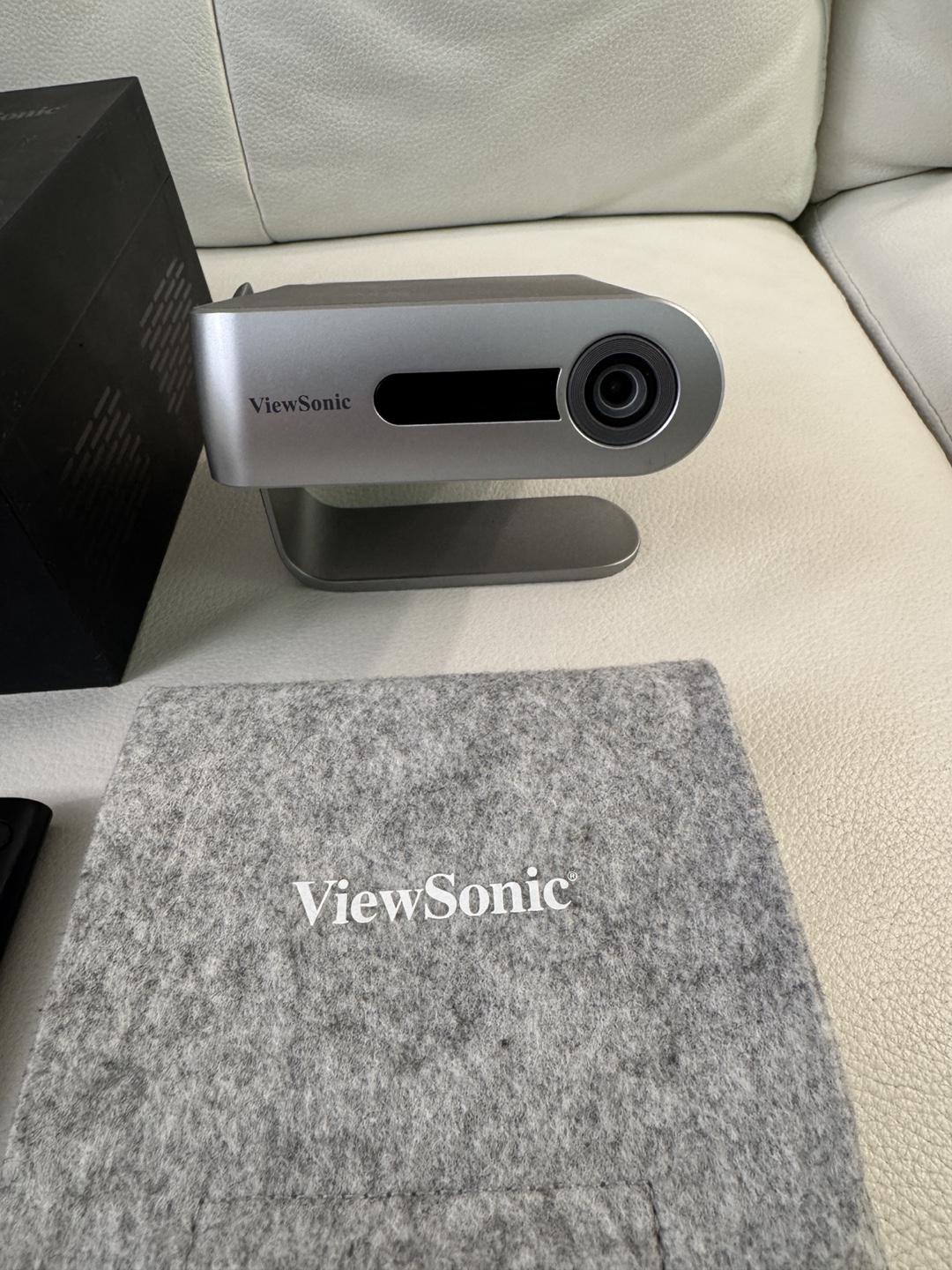 ViewSonic Projector M1+ Dual Harman Kardon Speakers - Like New - photo 2