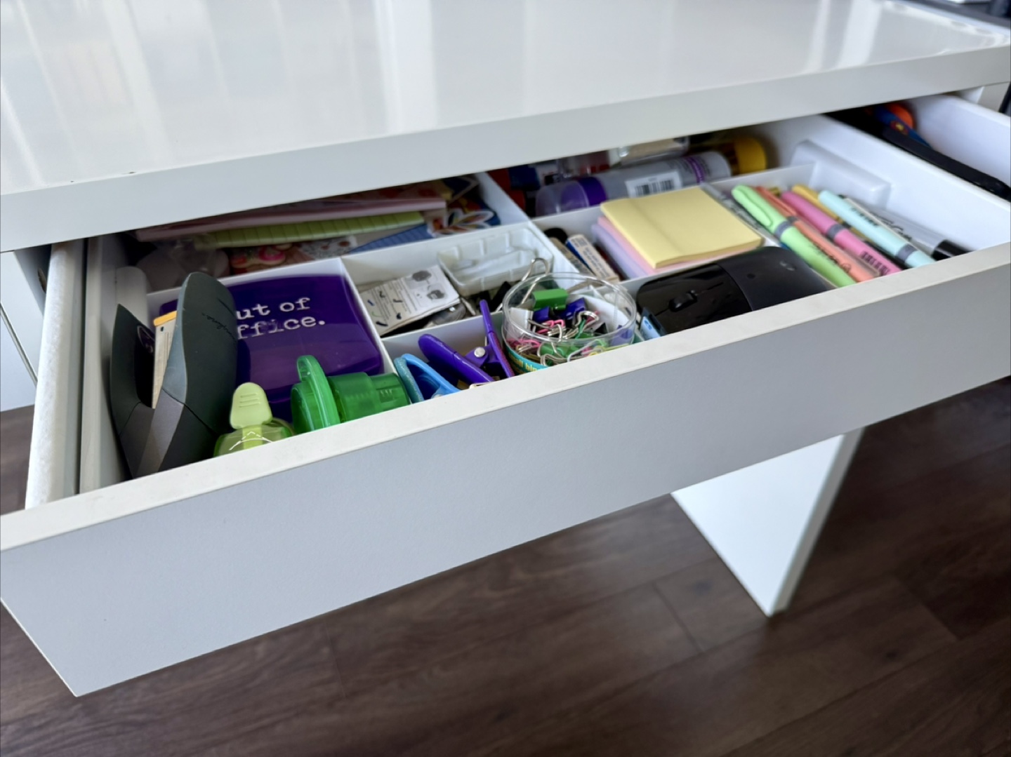 White IKEA Micke Desk - photo 3