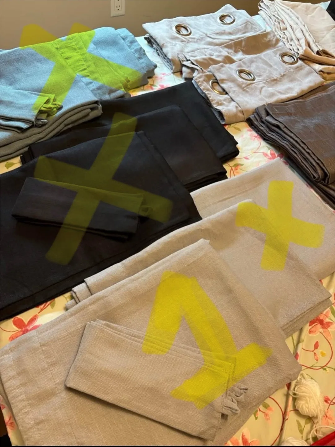 Assorted Window Curtains - Neutral Tones image indicator(5)