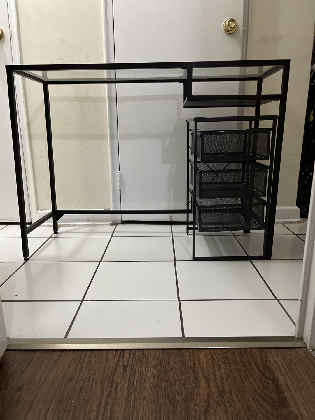 IKEA VITTSJÖ Laptop Table - Black/Glass - photo 3