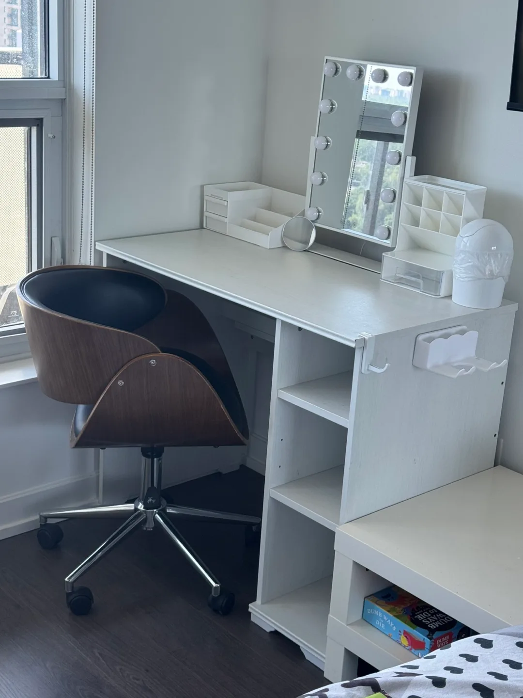 Vanity Table, makeup organizers and LED Mirror thumbnail