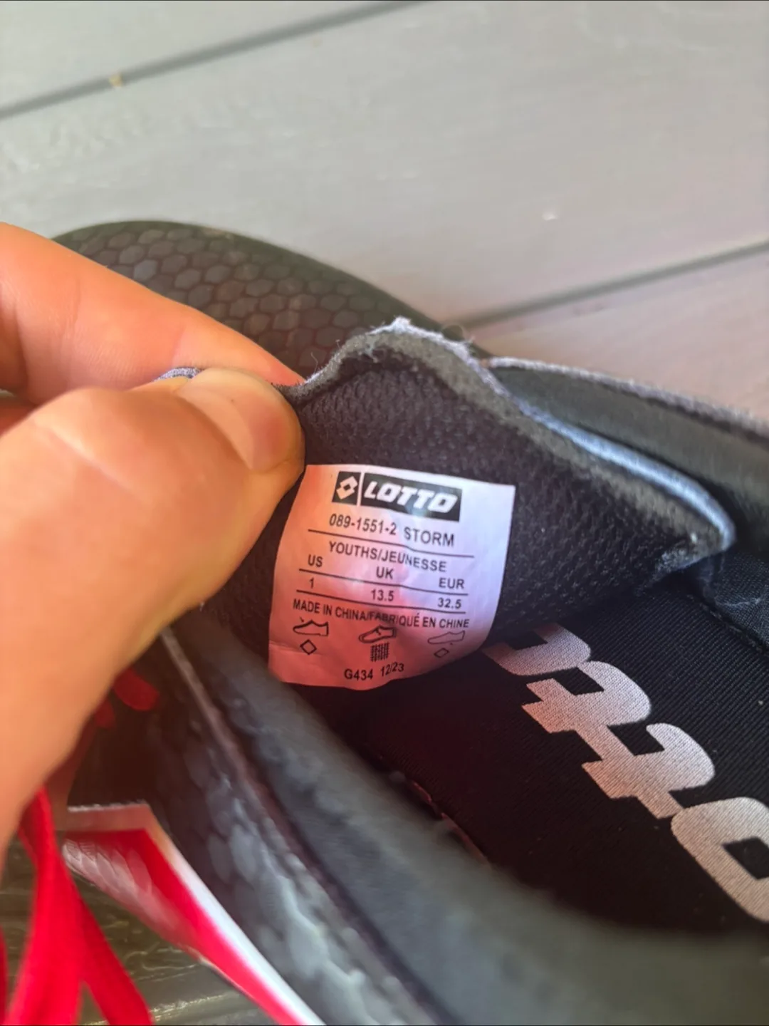 Lotto Storm Youth Cleats - Size 1  - soccer shoes image indicator(5)