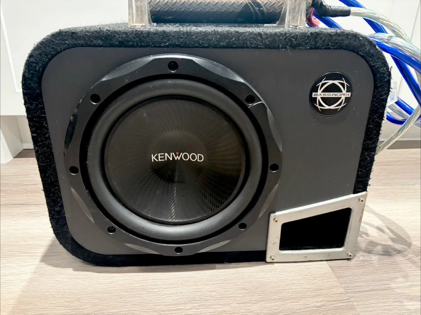 Kenwood Subwoofer and Amplifier car audio package thumbnail