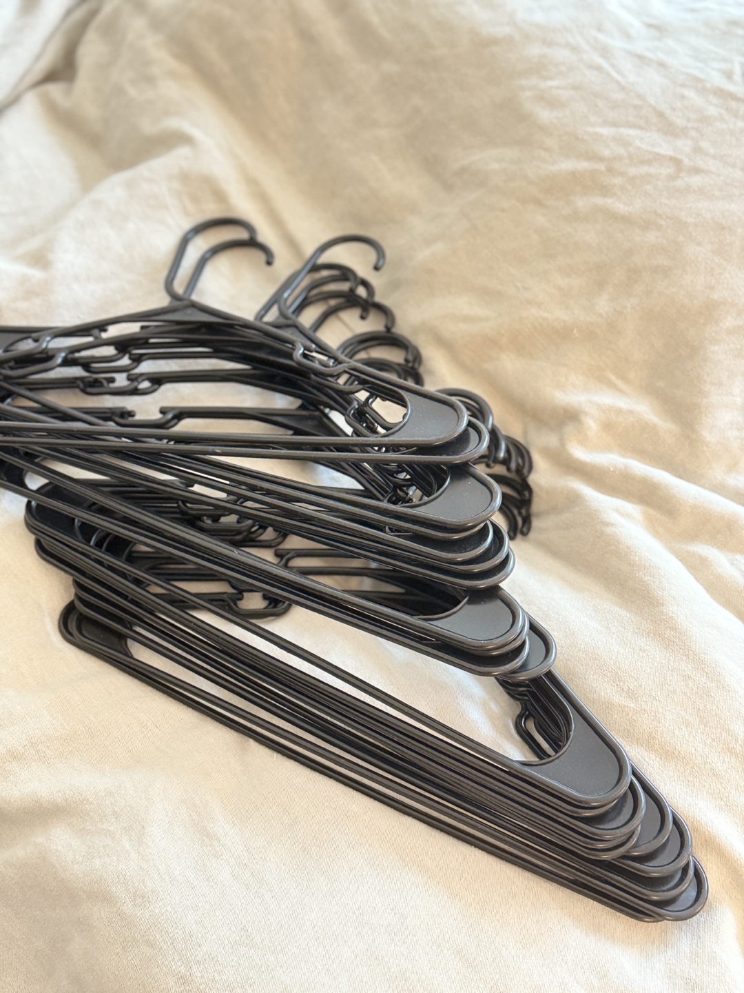 Black Plastic Clothes Hangers(21) - photo 2