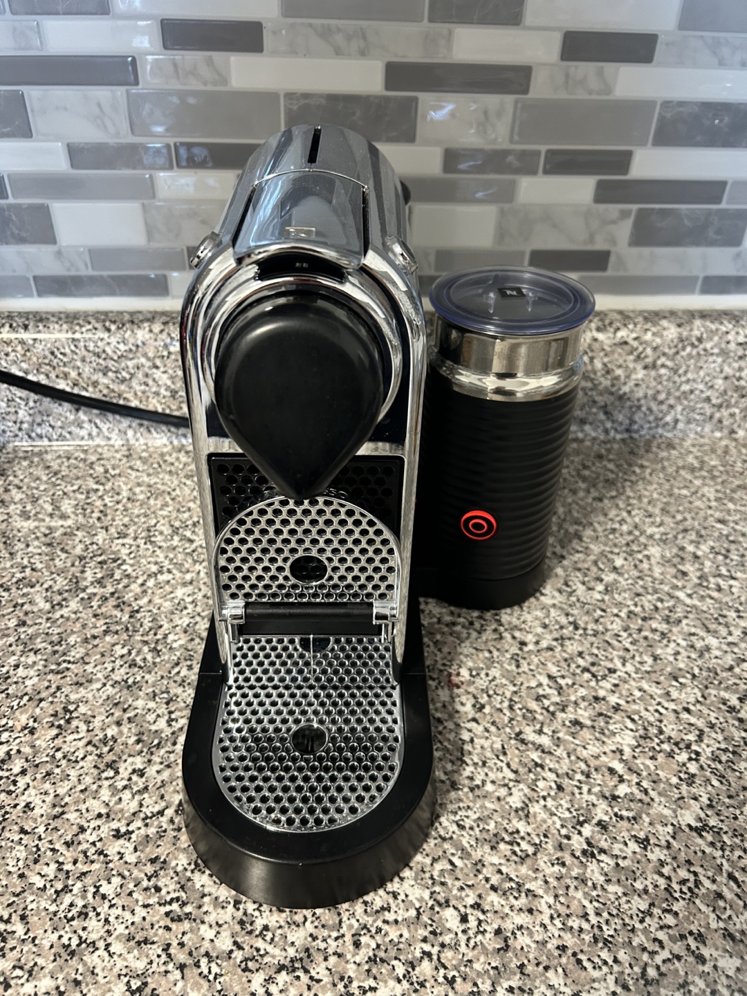 Nespresso Coffee Machine with Aeroccino - photo 2