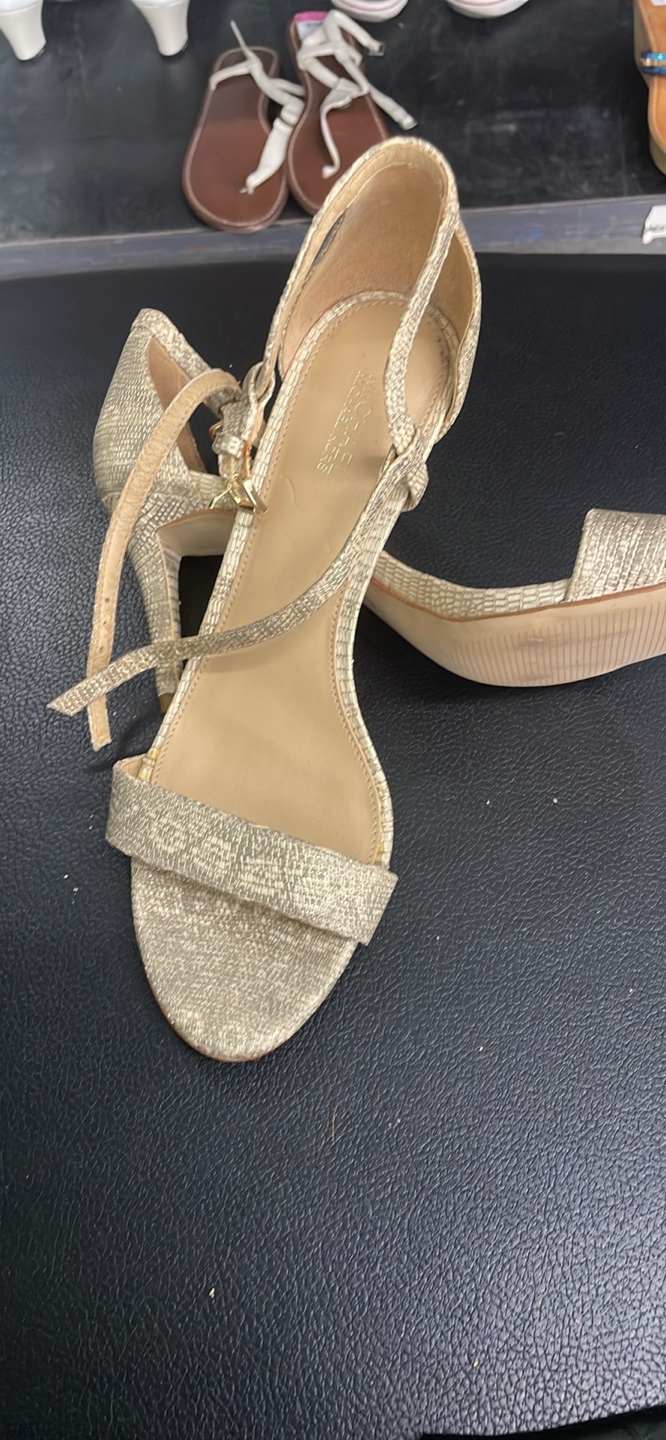Michael Kors Gold Heels - Size 8 - photo 3
