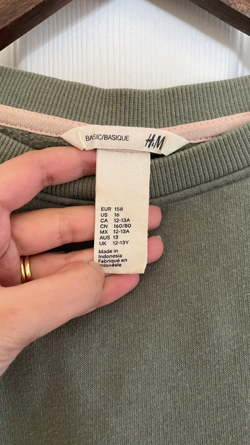 H&M Kids' Olive Green Tracksuit Size 12-13 image indicator(4)